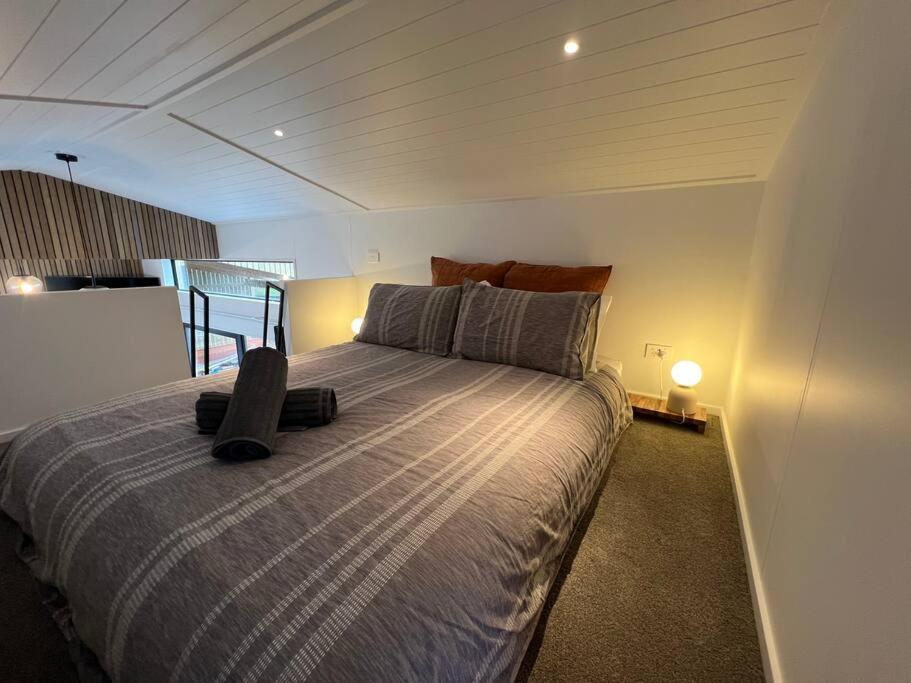 Alpine Chalet - Views, Fire-Pit, Central, Cosy Wanaka Exterior foto